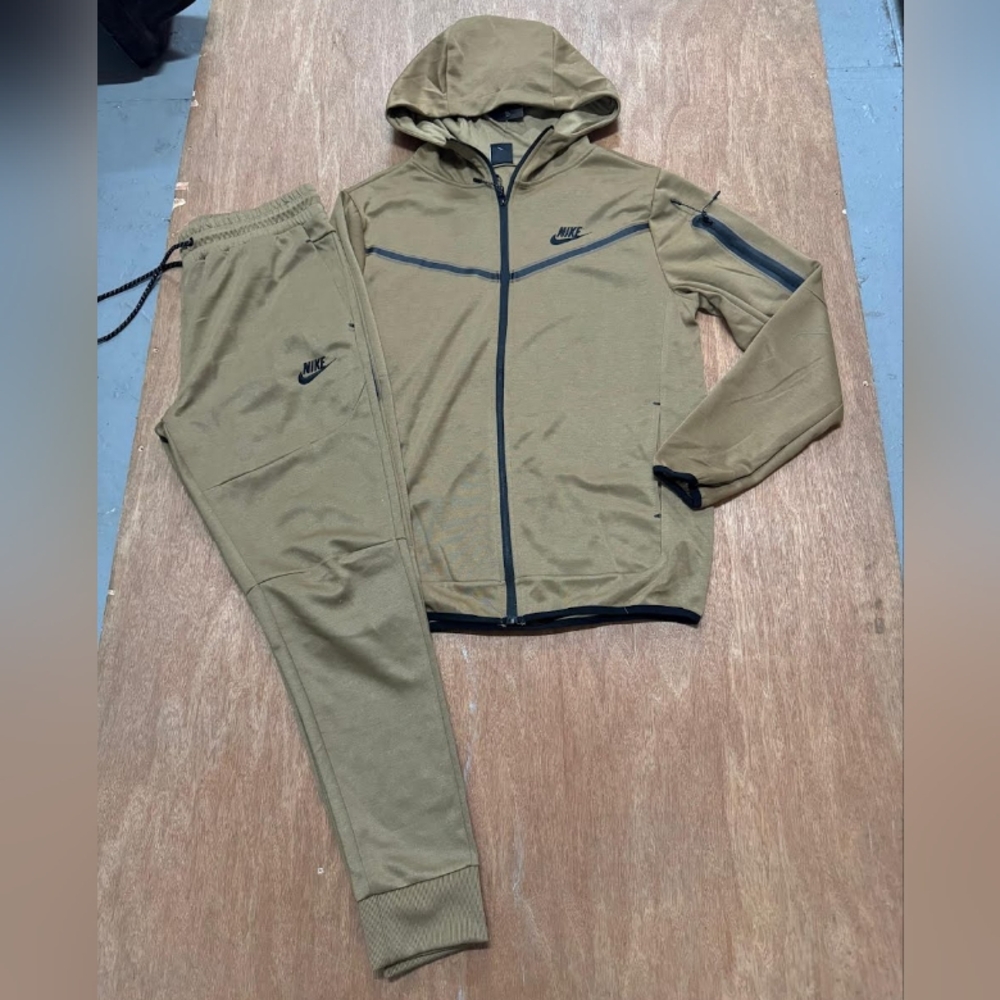 Small Nike Khaki and Black Sweatsuit